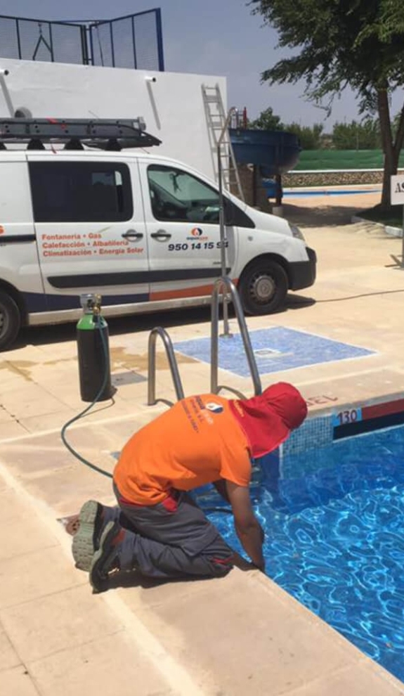 Detectar fugas de agua sin romper. Reparar tubería sin obras